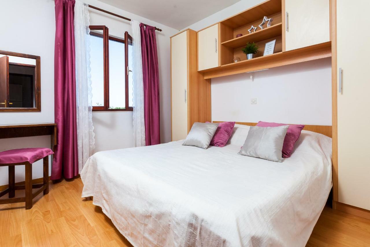 Apartments Dajna Вела-Лука Экстерьер фото
